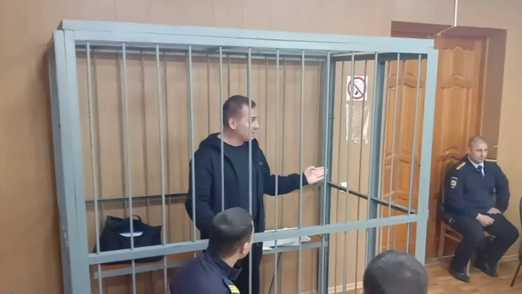 «Пообещал засунуть в задницу телефон и вытащить оттуда палкой». Осужденный правозащитник Игорь Нагавкин пожаловался на пытки в СИЗО