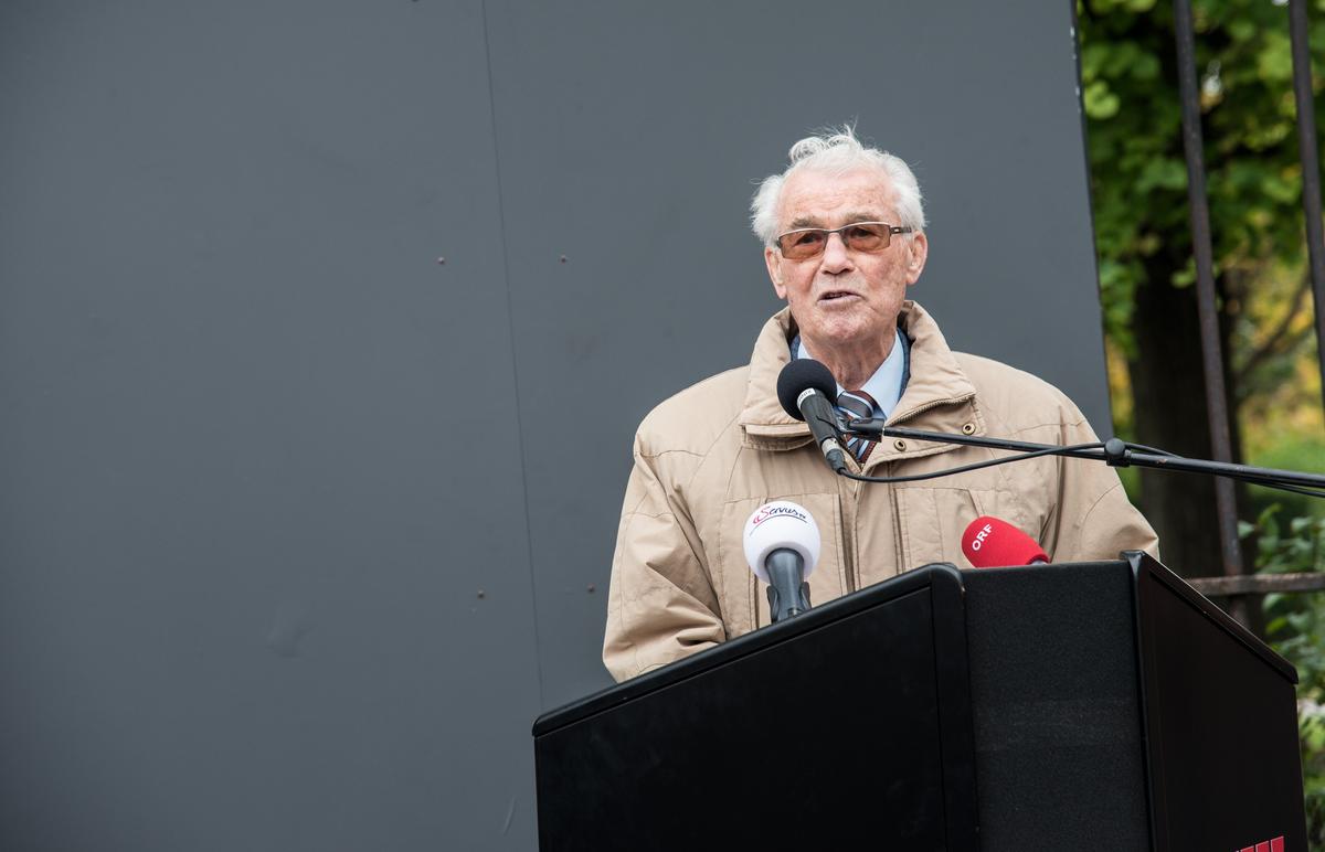 Рихард Вадани на открытии памятника жертвам нацистской юстиции в Вене, 2014 год. Фото: Christian Michelides / Creative Commons