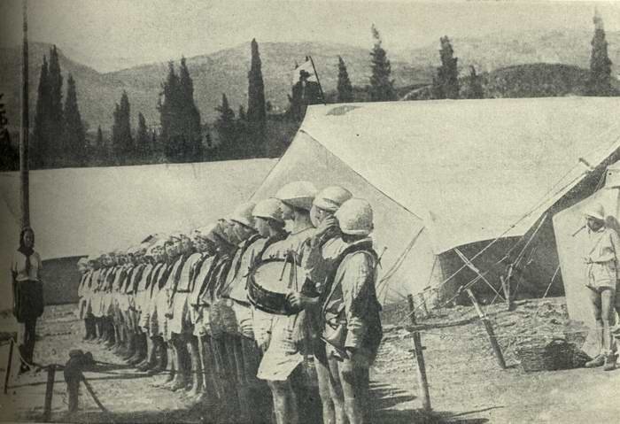 Пионерская линейка в «Артеке», 1925 год. Фото:  Wikimedia Commons