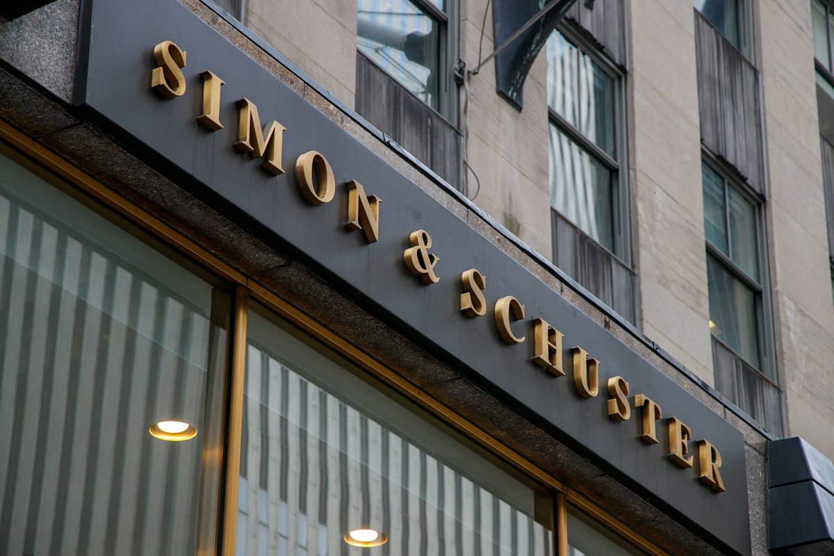 Офис издательской компании Simon & Schuster в Нью-Йорке, США, 7 августа 2023 года. Фото: Sarah Yenesel / EPA-EFE
