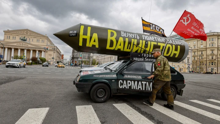 Боты есть не только в «ВК», но и на других платформах. Что из этого боты в телеграме не писали на тему ядерных угроз, всё чаще звучащих от Путина после разрешения Украине наносить удары ракетами по территории России?