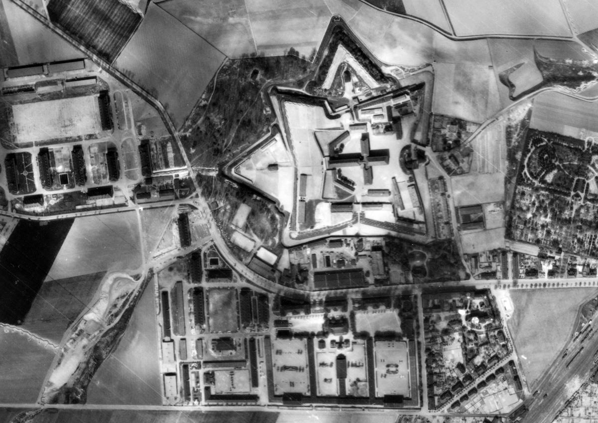 Тюрьма Торгау, американский снимок с воздуха, 1945 год. Фото: архив мемориала Торгау (Archiv Stiftung Sächsische Gedenkstätten/Erinnerungsort Torgau)