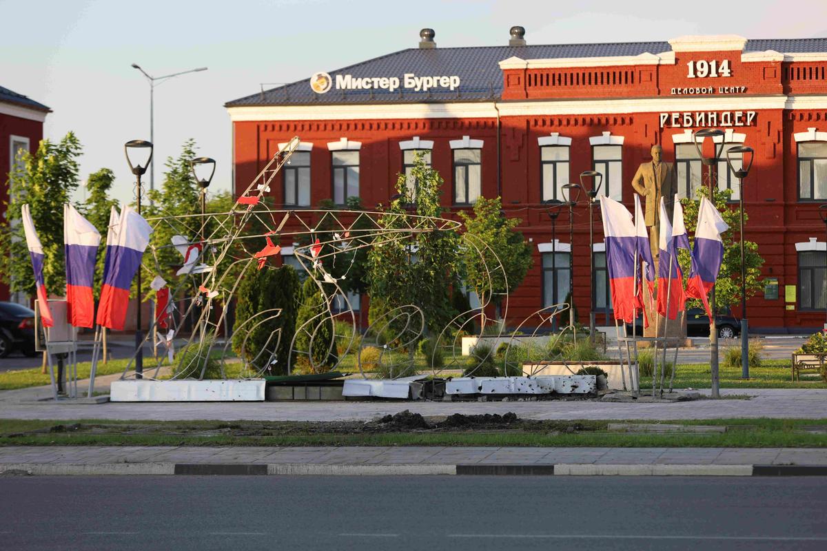Каркас с надписью «Победа» в центре Шебекино. Фото: Марина Алексеева