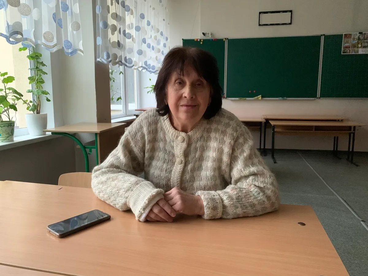 School principal Lyudmyla Korobka: “Alumni are calling me from all over the world. It’s like this missile killed them.” Photo: Olga Musafirova, exclusively for Novaya Gazeta Europe
