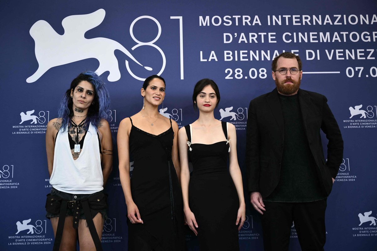 Nora Lifshiz, Yamit Avital, Ori Avinoam dhe regjisori Dani Rosenberg (nga e majta në të djathtë) në Festivalin e 81-të të Filmit në Venecia, Itali, 6 shtator 2024. Foto: Marco Bertorello / AFP / Scanpix / LETA