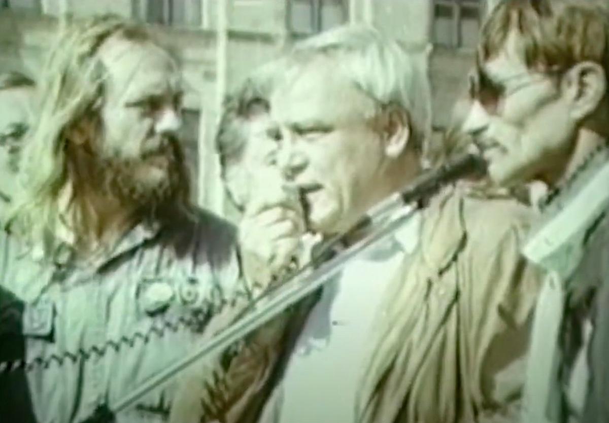 Владимир Буковский на митинге у памятника Маяковскому. Фото: скрин  видео