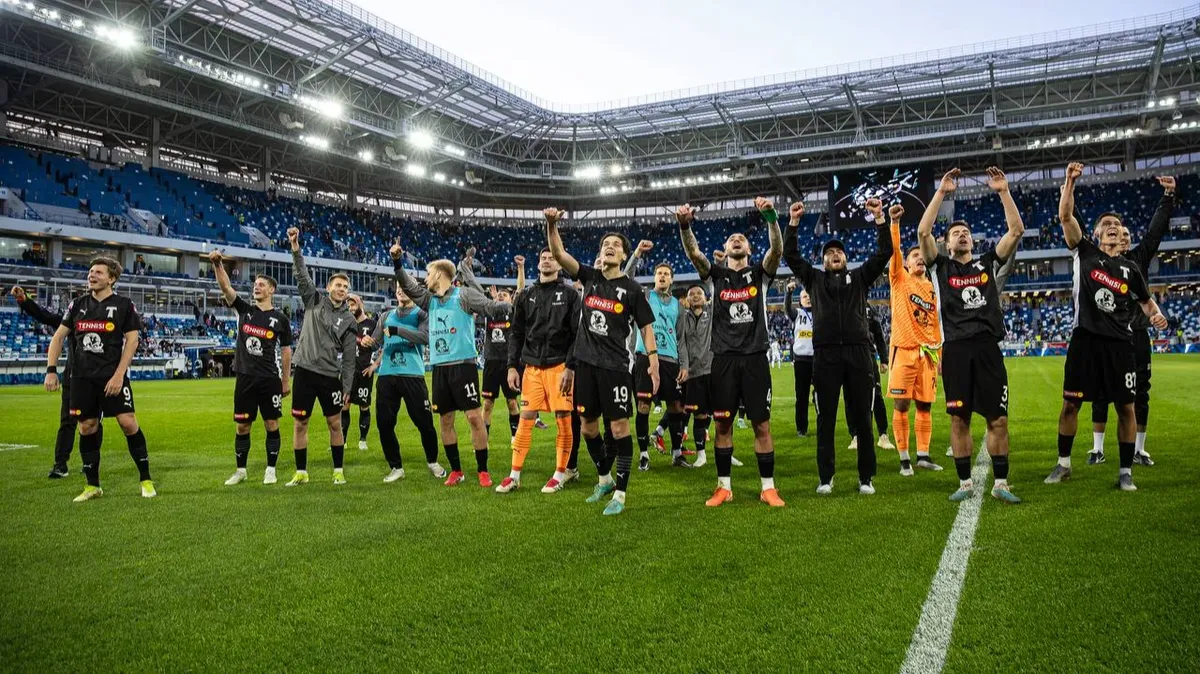 «Торпедо» исключили из РПЛ из-за договорных матчей за неделю до начала турнира. Владельца и гендиректора клуба арестовали за взятку судье