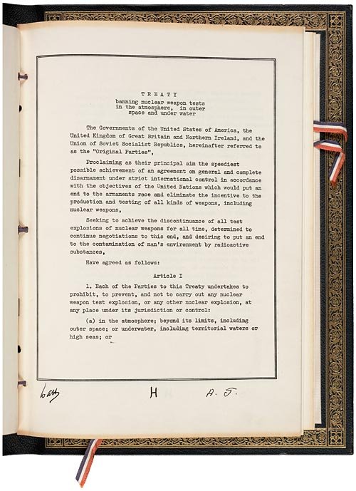 Договор о запрещении ядерных испытаний, 26 июля 1963 г. Фото:  National Archives