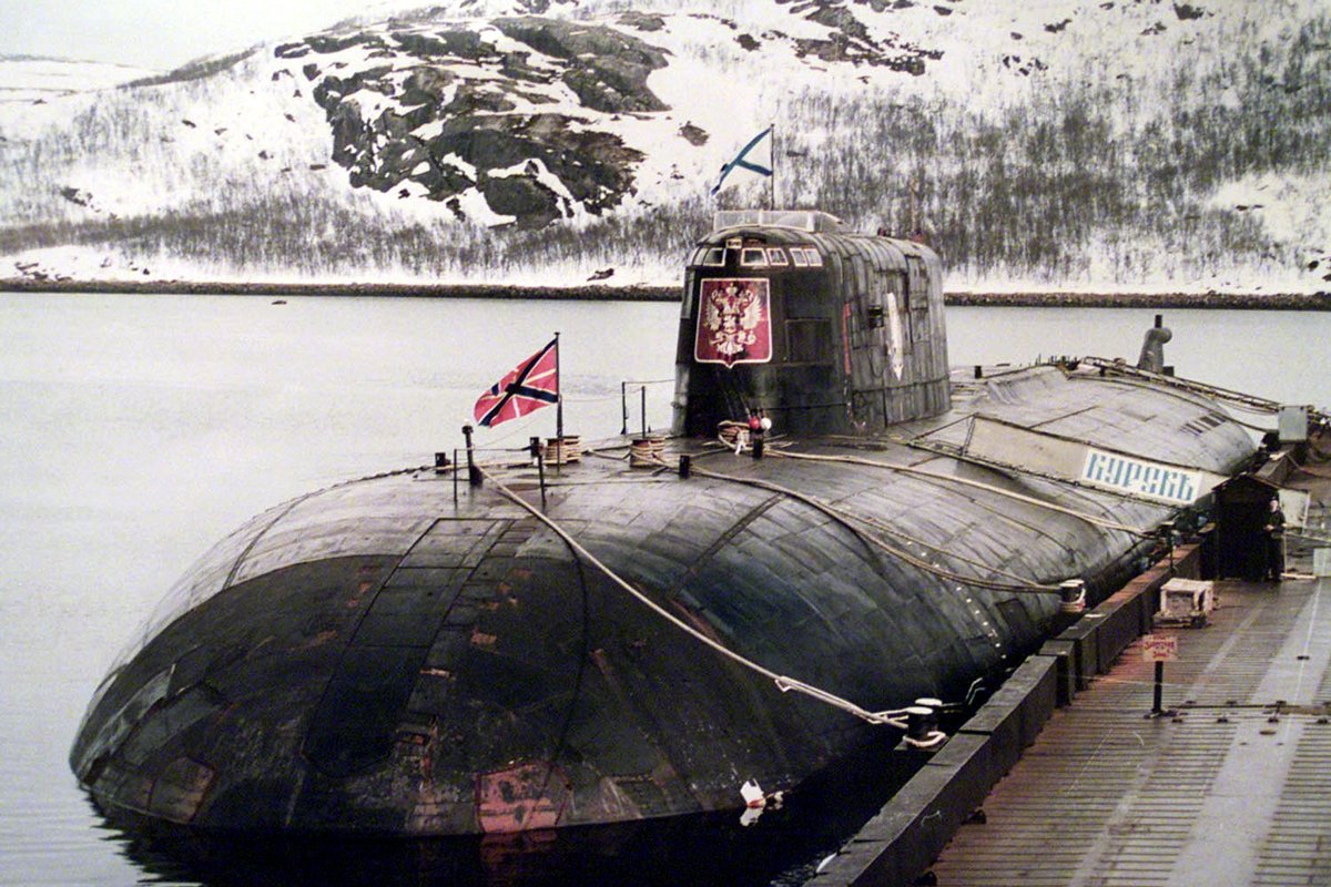 Атомная подводная лодка «Курск», пришвартованная в военно-морской базе Видяево, Мурманская область, май 2000 года. Фото: Reuters / Scanpix / LETA
