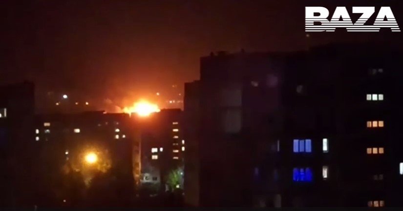 В Луганске загорелась нефтебаза. Фото: Baza