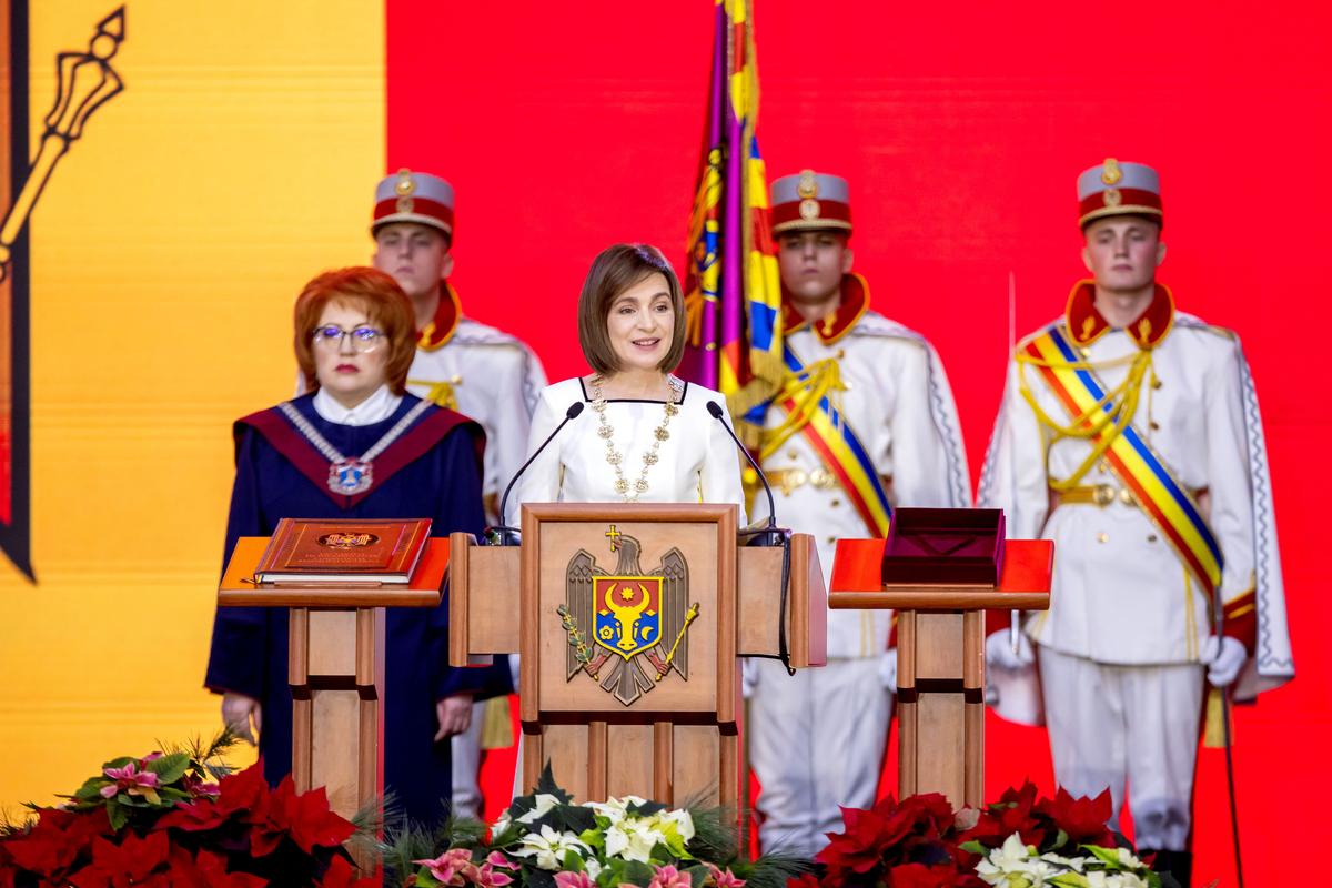 Moldovan President Maia Sandu delivers a speech after being inaugurated for a second term at the Republican Palace in Chișinău, Moldova, 24 December 2024. Photo: EPA-EFE / DUMITRU DORU