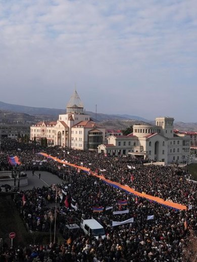 Митинг в Степанакерте. Фото: инстаграм Рубена Варданяна